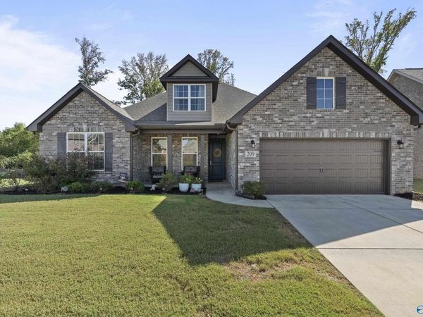 209 Dustin Lane NW, Madison, AL 35757