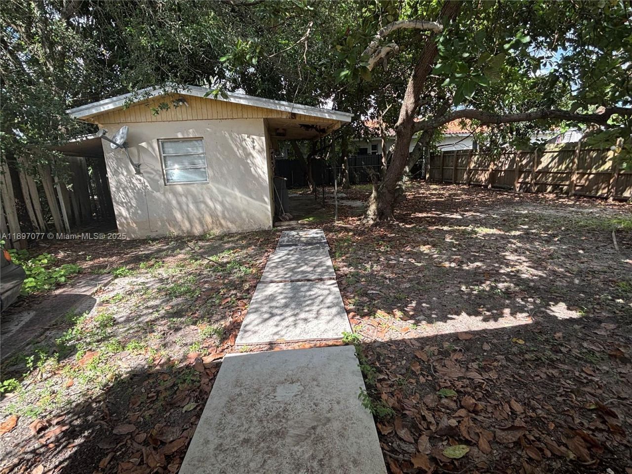 6261 SW 6th St, Miami, FL 33144 Photo