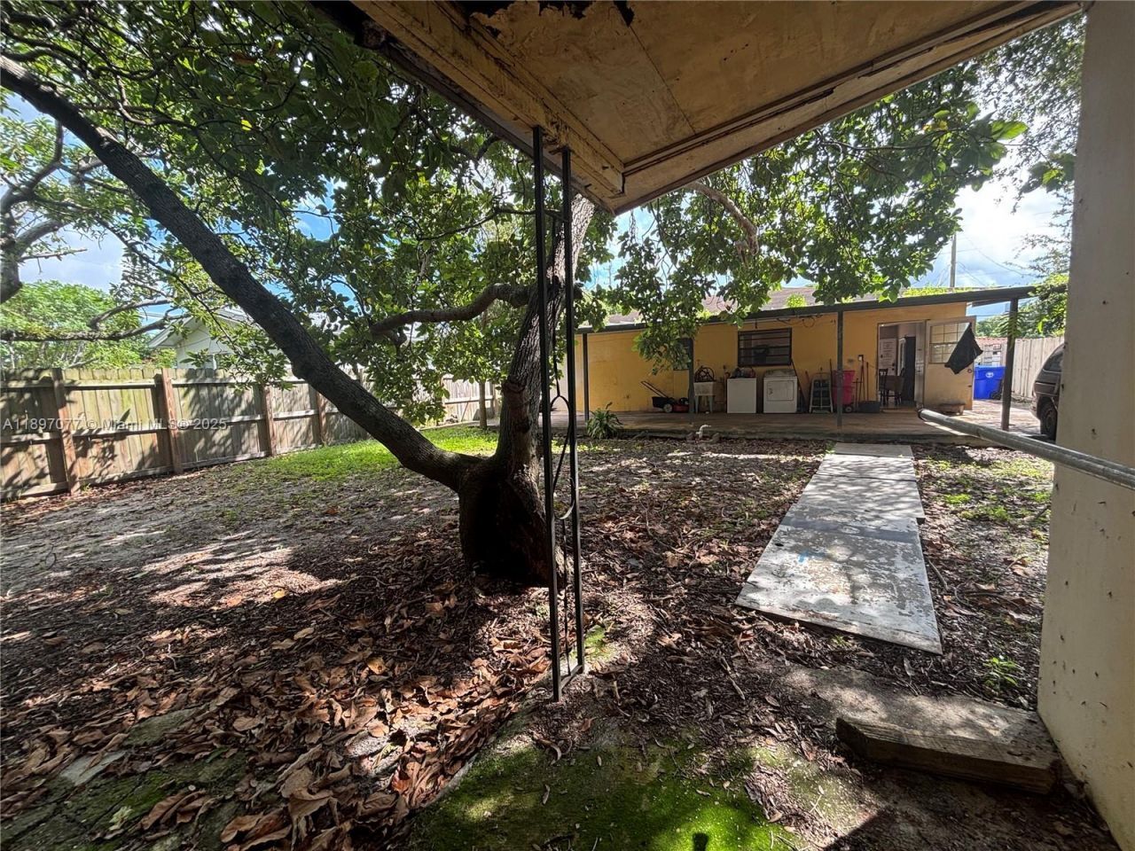 6261 SW 6th St, Miami, FL 33144 Photo