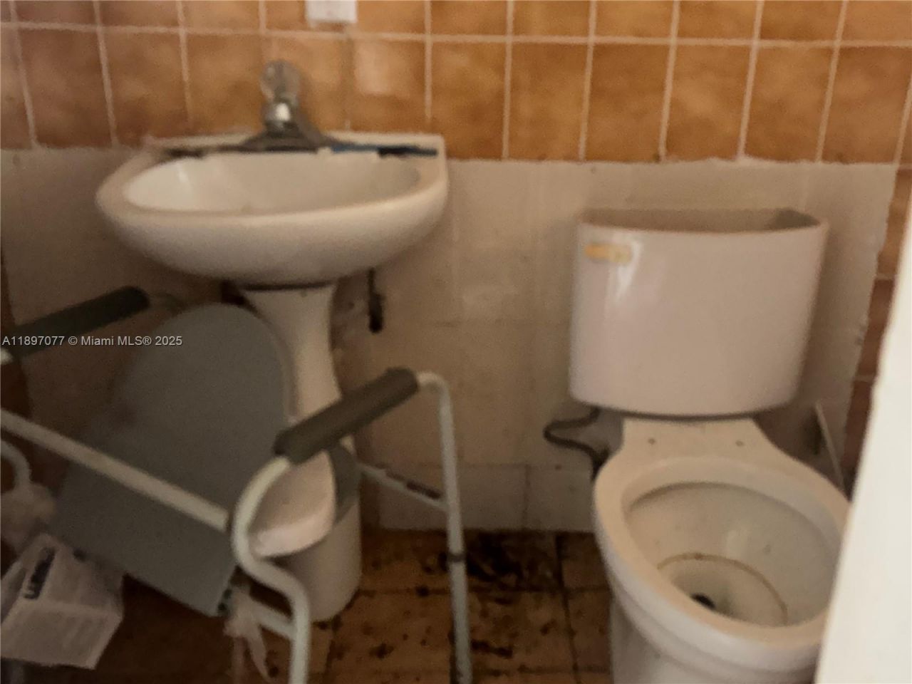 6261 SW 6th St, Miami, FL 33144 Photo