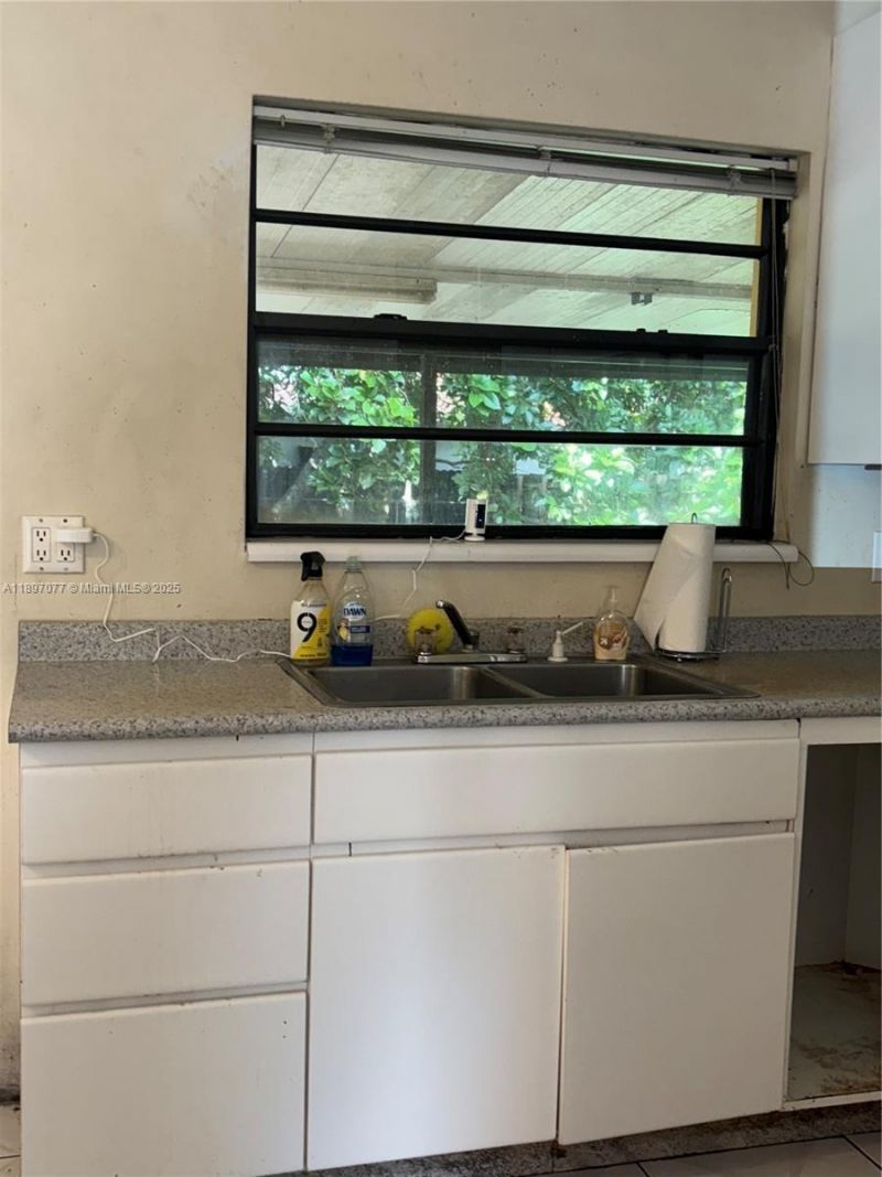 6261 SW 6th St, Miami, FL 33144 Photo