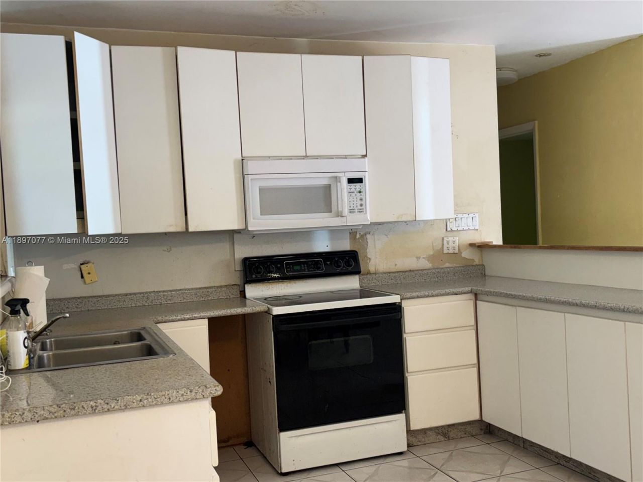 6261 SW 6th St, Miami, FL 33144 Photo