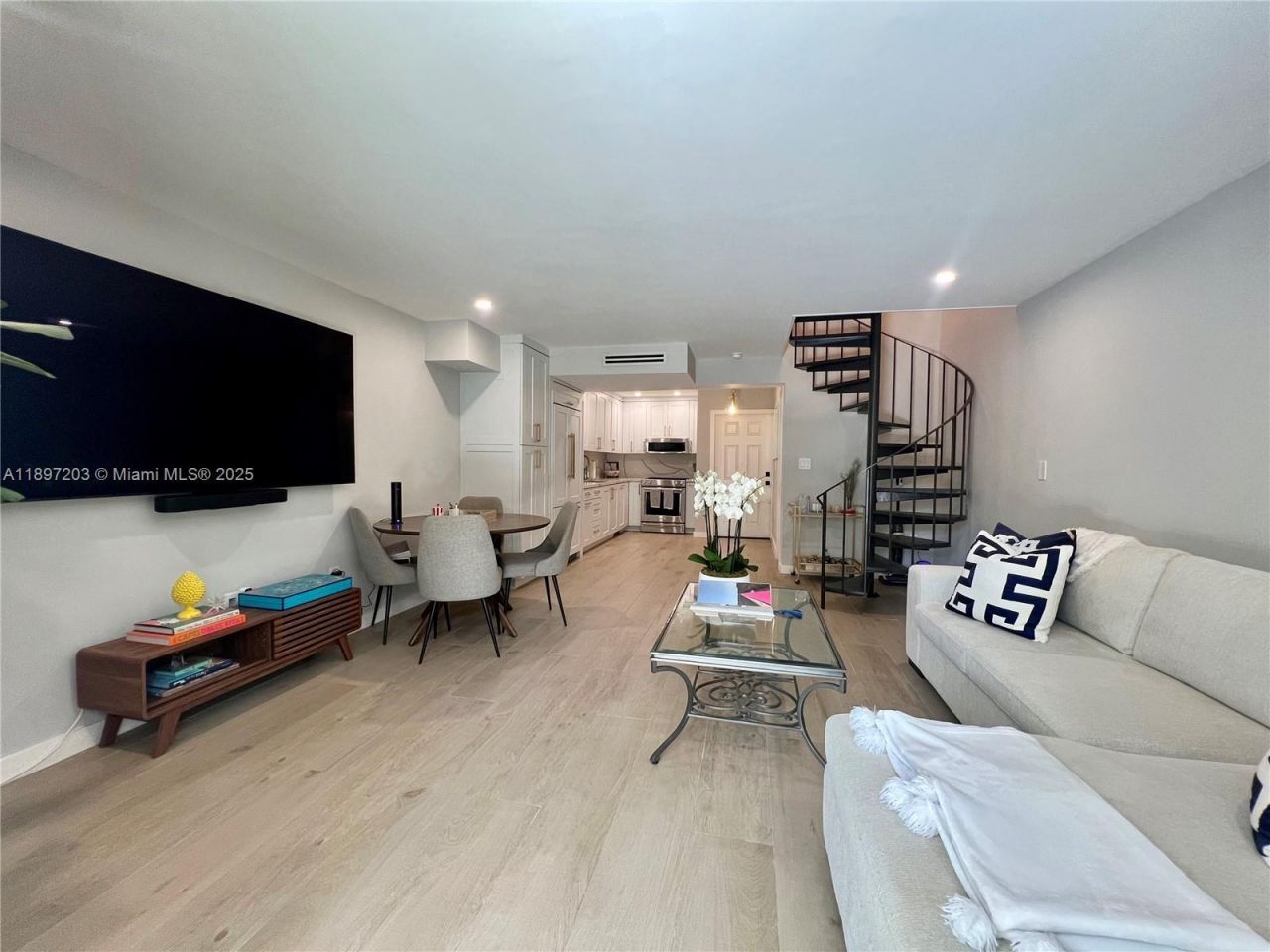 3220 W Trade Ave, Unit III2, Miami, FL 33133 Photo