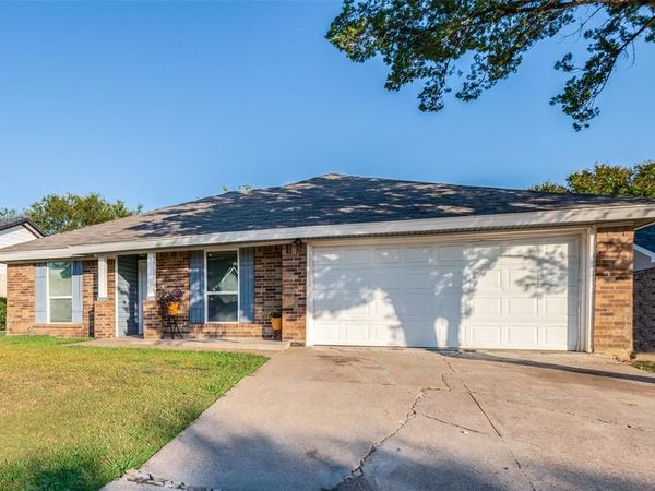 5315 Umbrella Pine Court, Arlington, TX 76018