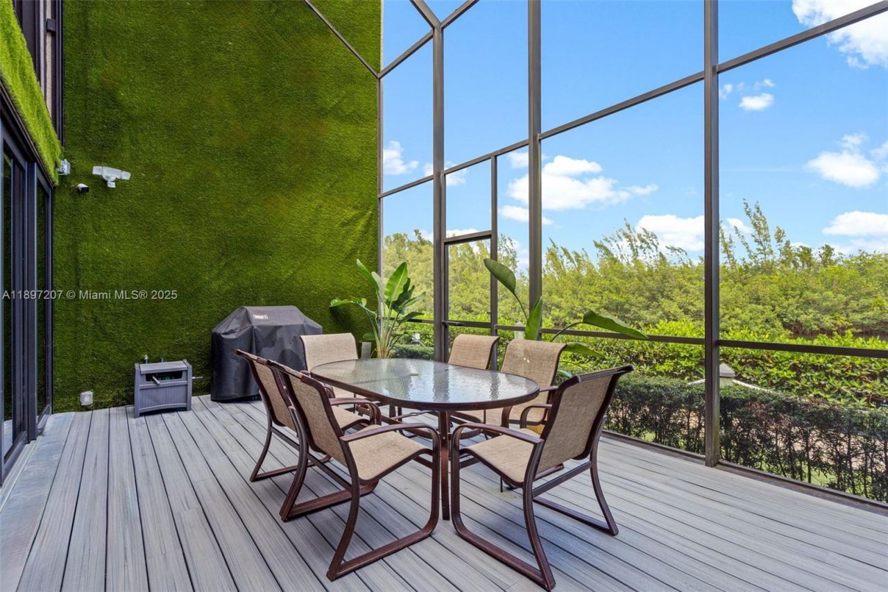 6124 Paradise Point Dr, Unit 6124, Palmetto Bay, FL 33157 Photo