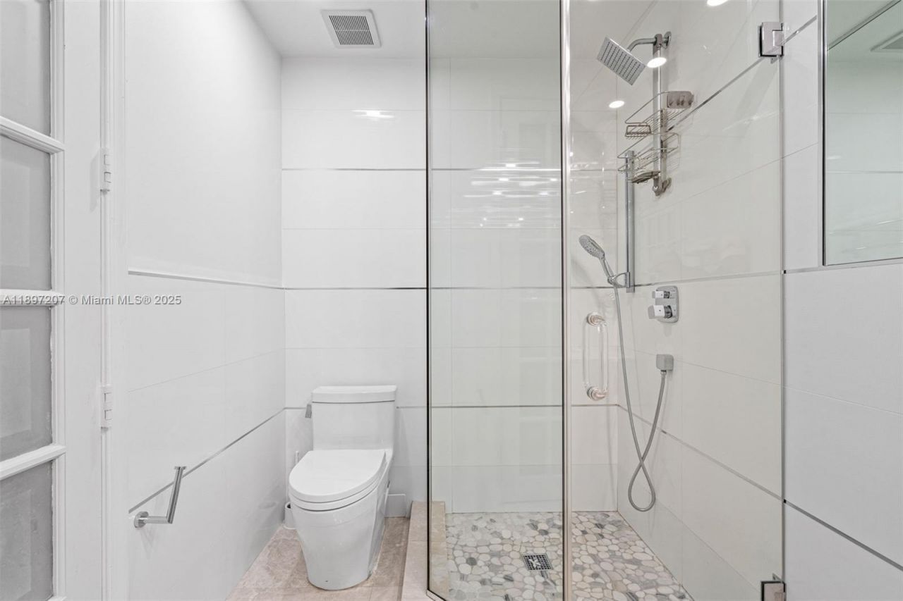 6124 Paradise Point Dr, Unit 6124, Palmetto Bay, FL 33157 Photo