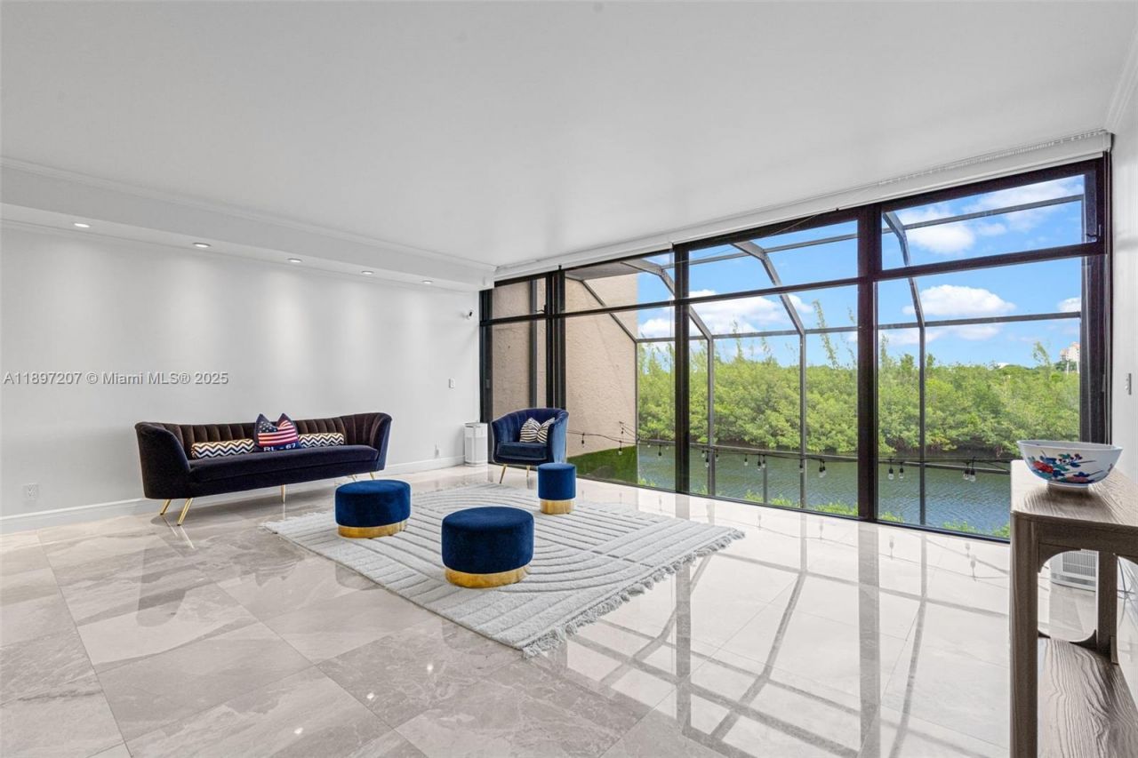 6124 Paradise Point Dr, Unit 6124, Palmetto Bay, FL 33157 Photo