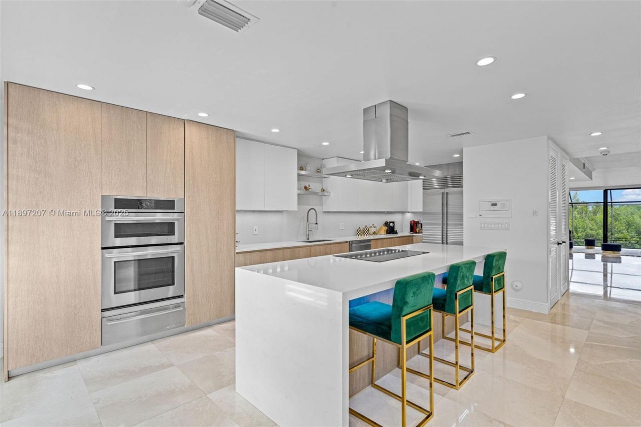 6124 Paradise Point Dr, Unit 6124, Palmetto Bay, FL 33157 Photo