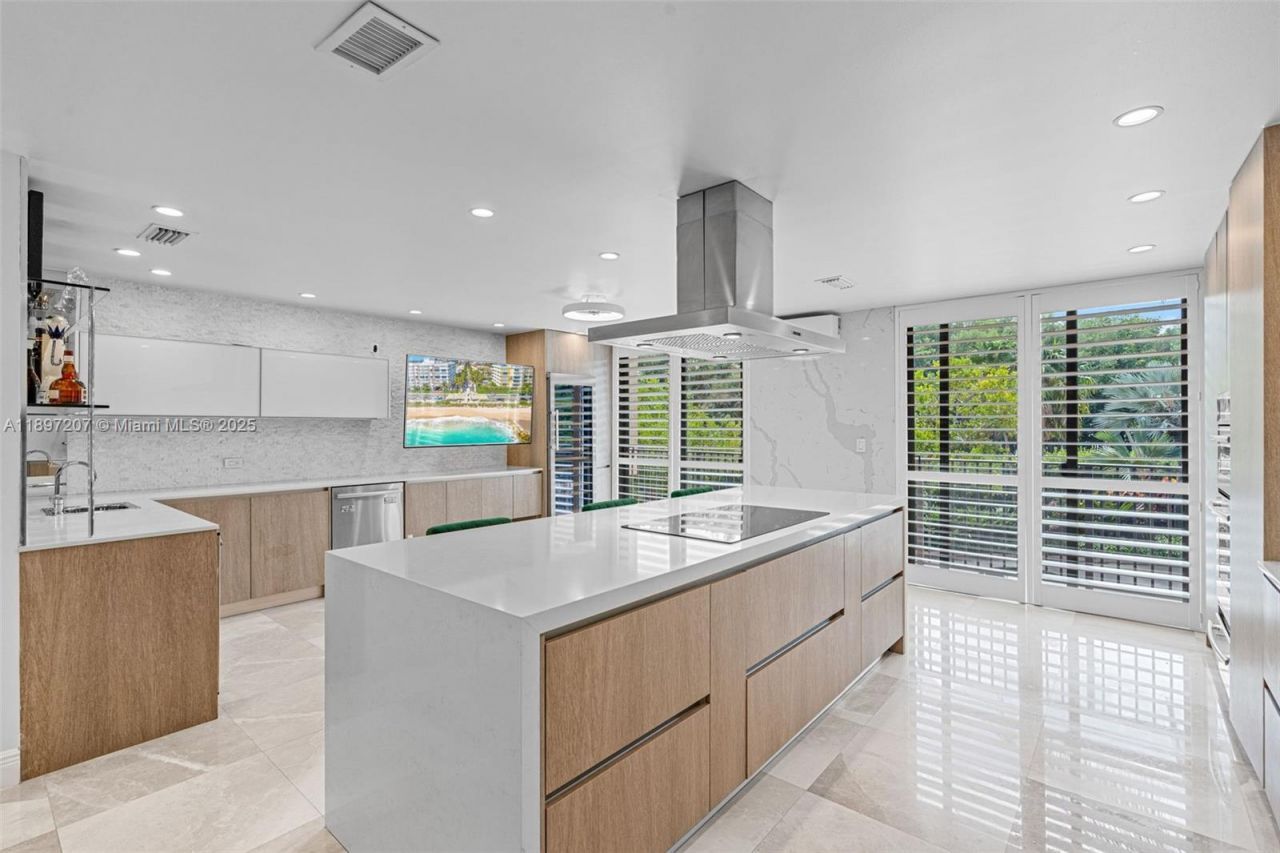 6124 Paradise Point Dr, Unit 6124, Palmetto Bay, FL 33157 Photo