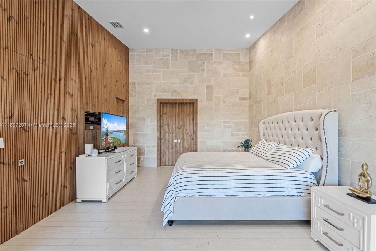 6124 Paradise Point Dr, Unit 6124, Palmetto Bay, FL 33157 Photo