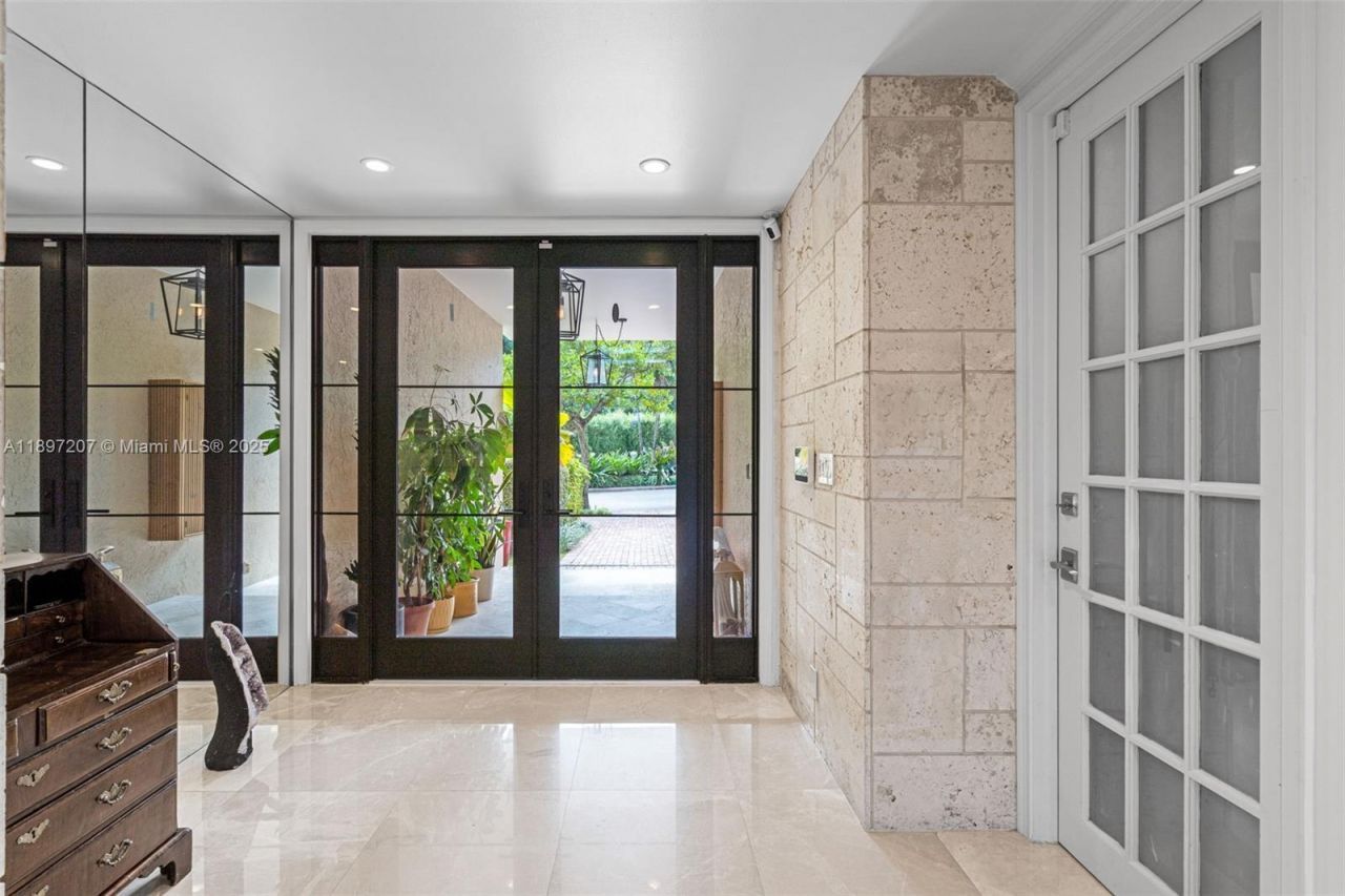 6124 Paradise Point Dr, Unit 6124, Palmetto Bay, FL 33157 Photo