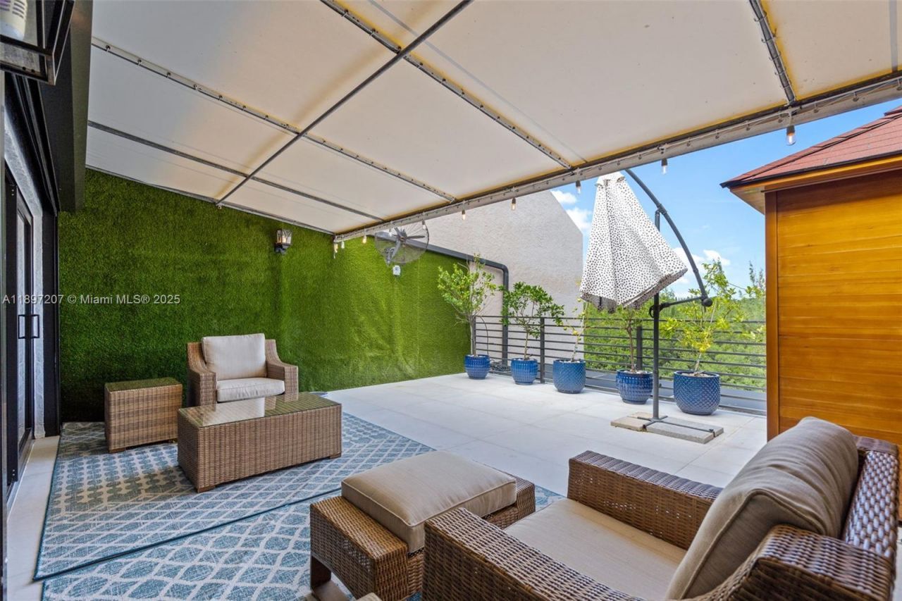 6124 Paradise Point Dr, Unit 6124, Palmetto Bay, FL 33157 Photo