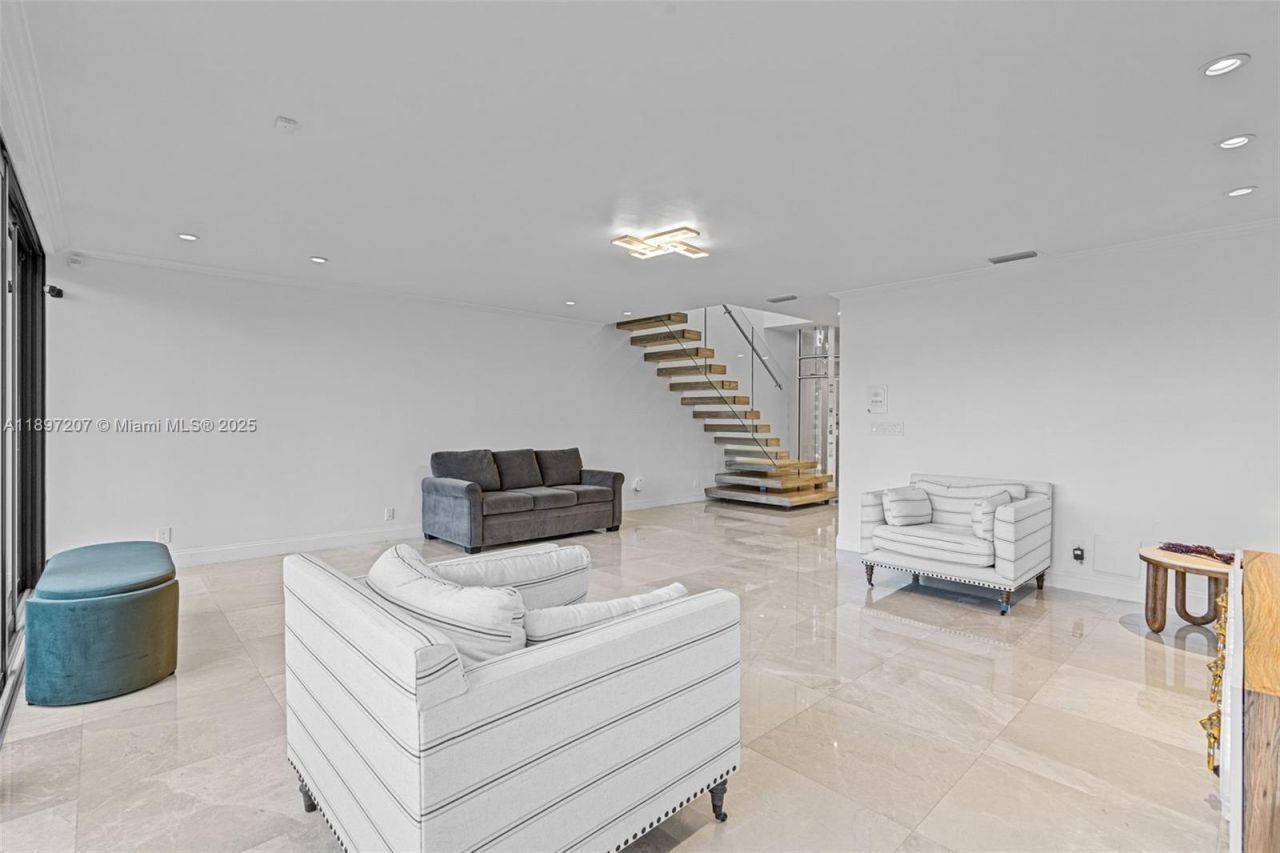 6124 Paradise Point Dr, Unit 6124, Palmetto Bay, FL 33157 Photo