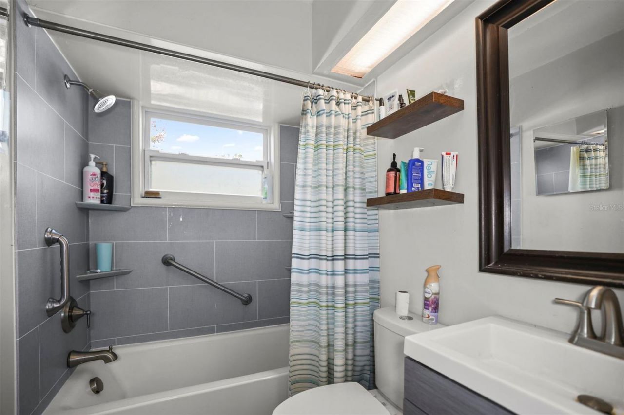 7000 13th Street N, Saint Petersburg, FL 33702 Photo