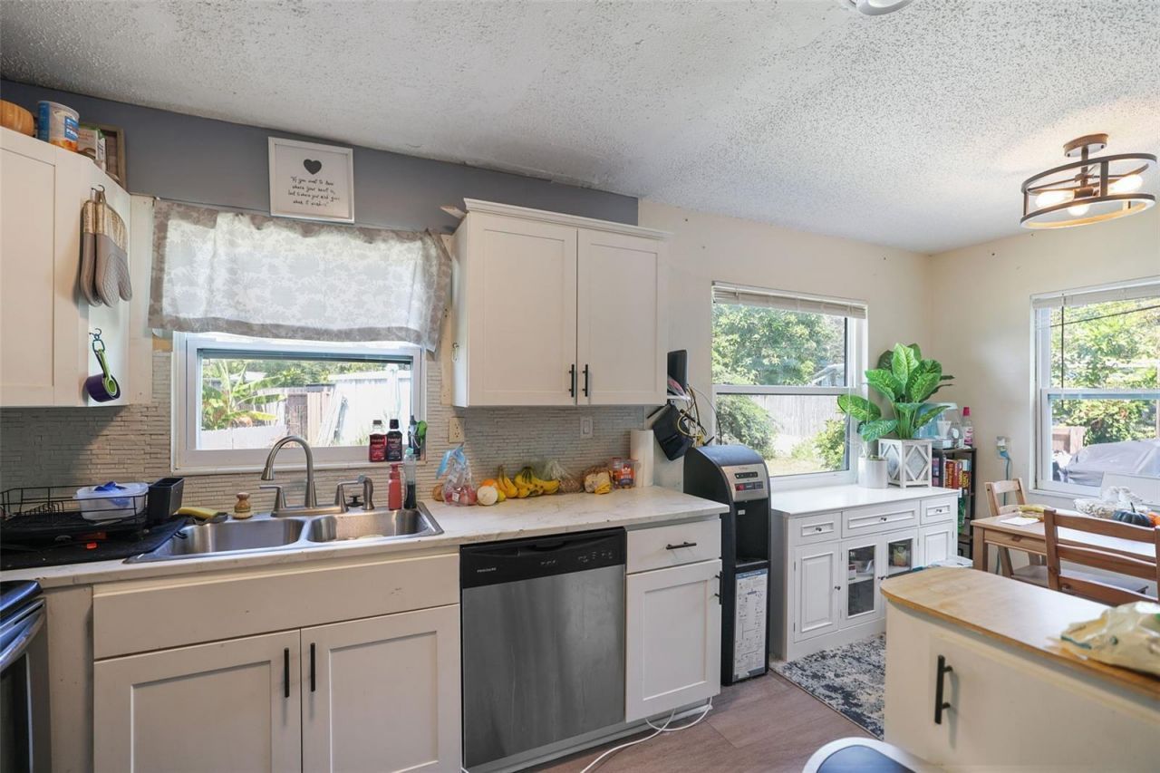 7000 13th Street N, Saint Petersburg, FL 33702 Photo