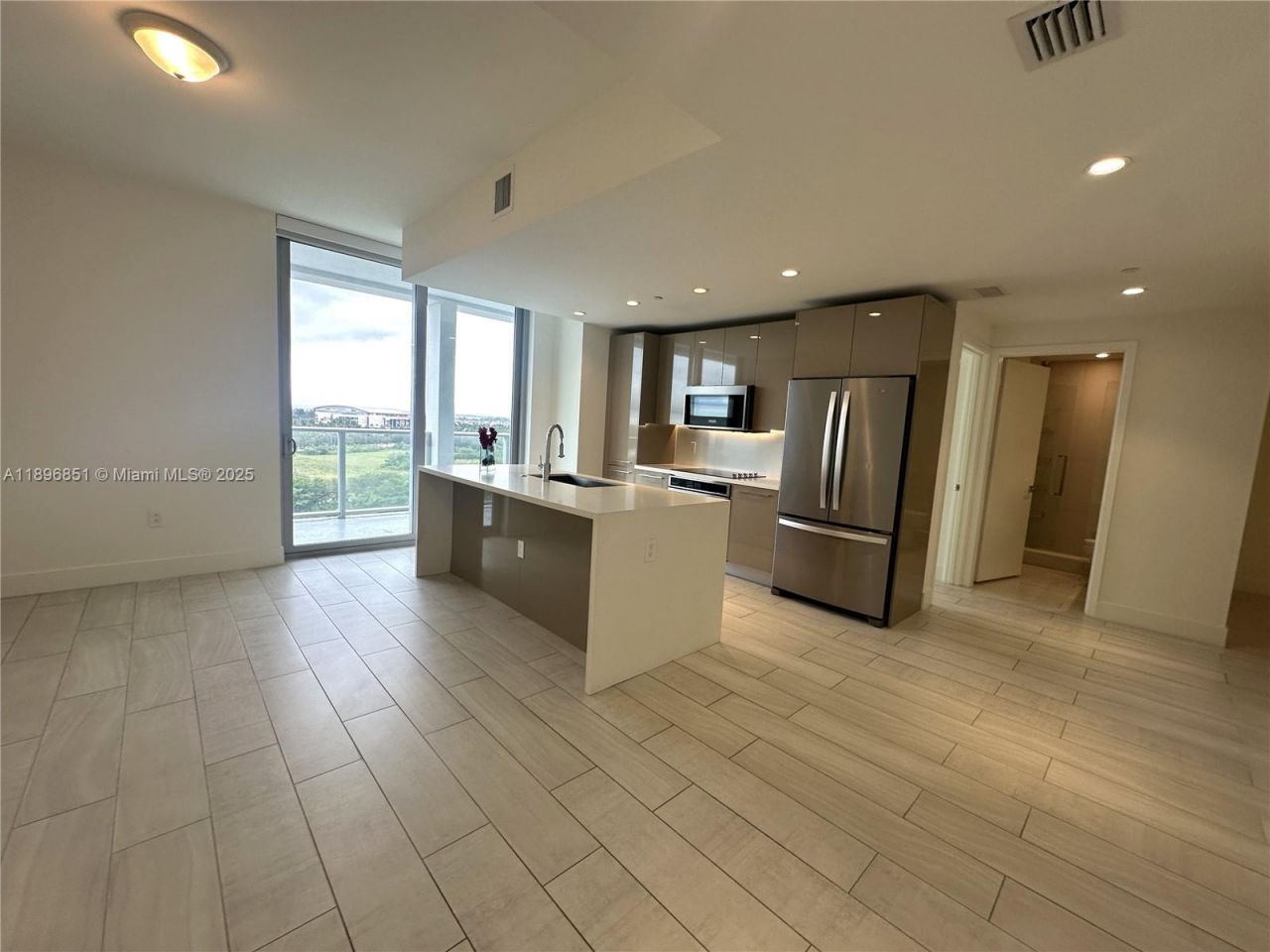 2000 Metropica Way, Unit 1401, Sunrise, FL 33323 Photo