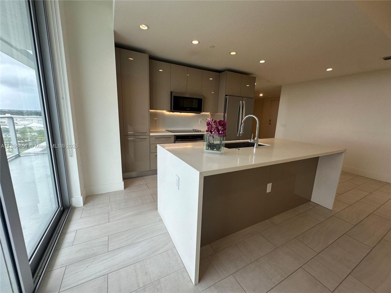 2000 Metropica Way, Unit 1401, Sunrise, FL 33323 Photo