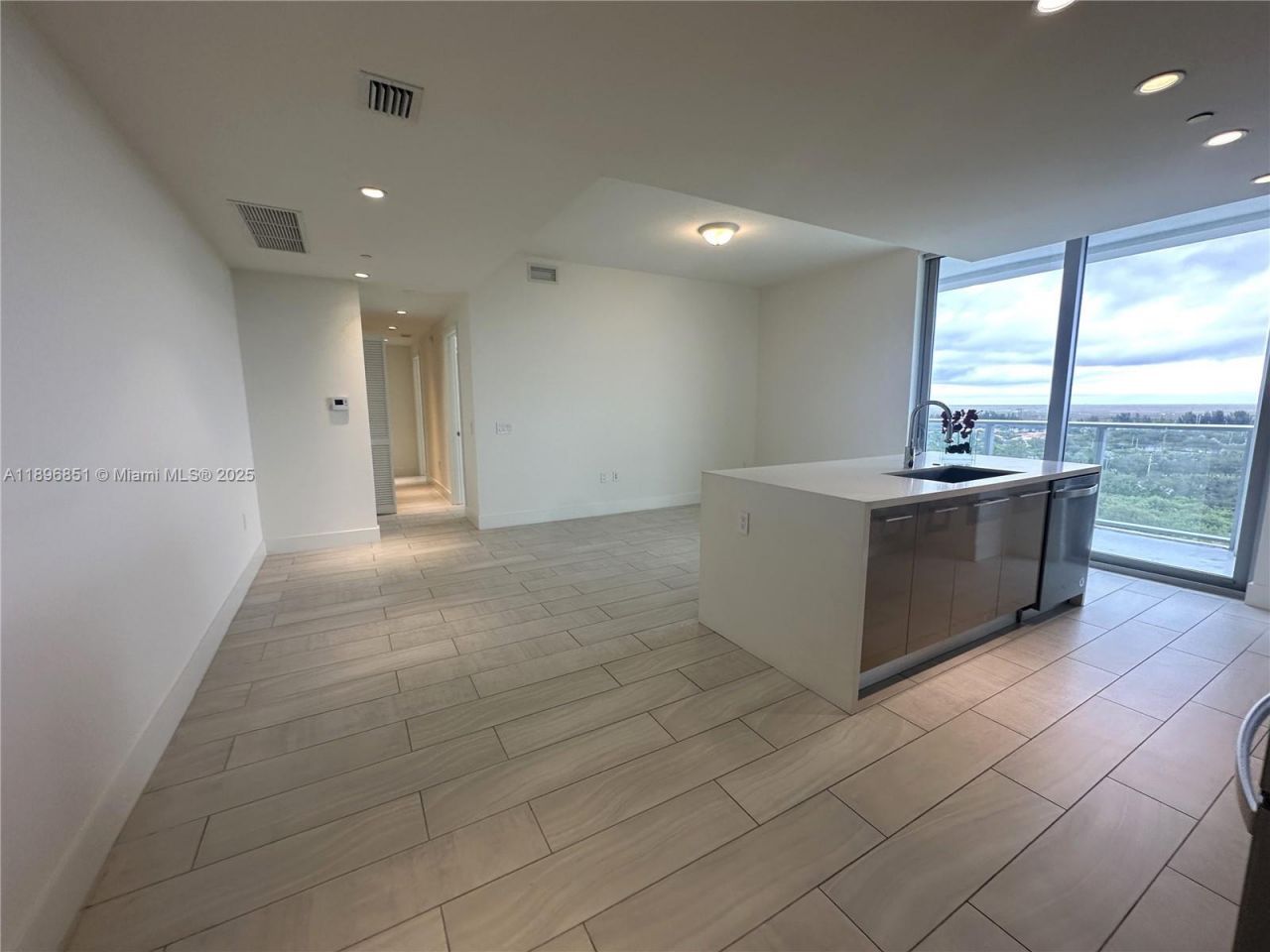 2000 Metropica Way, Unit 1401, Sunrise, FL 33323 Photo