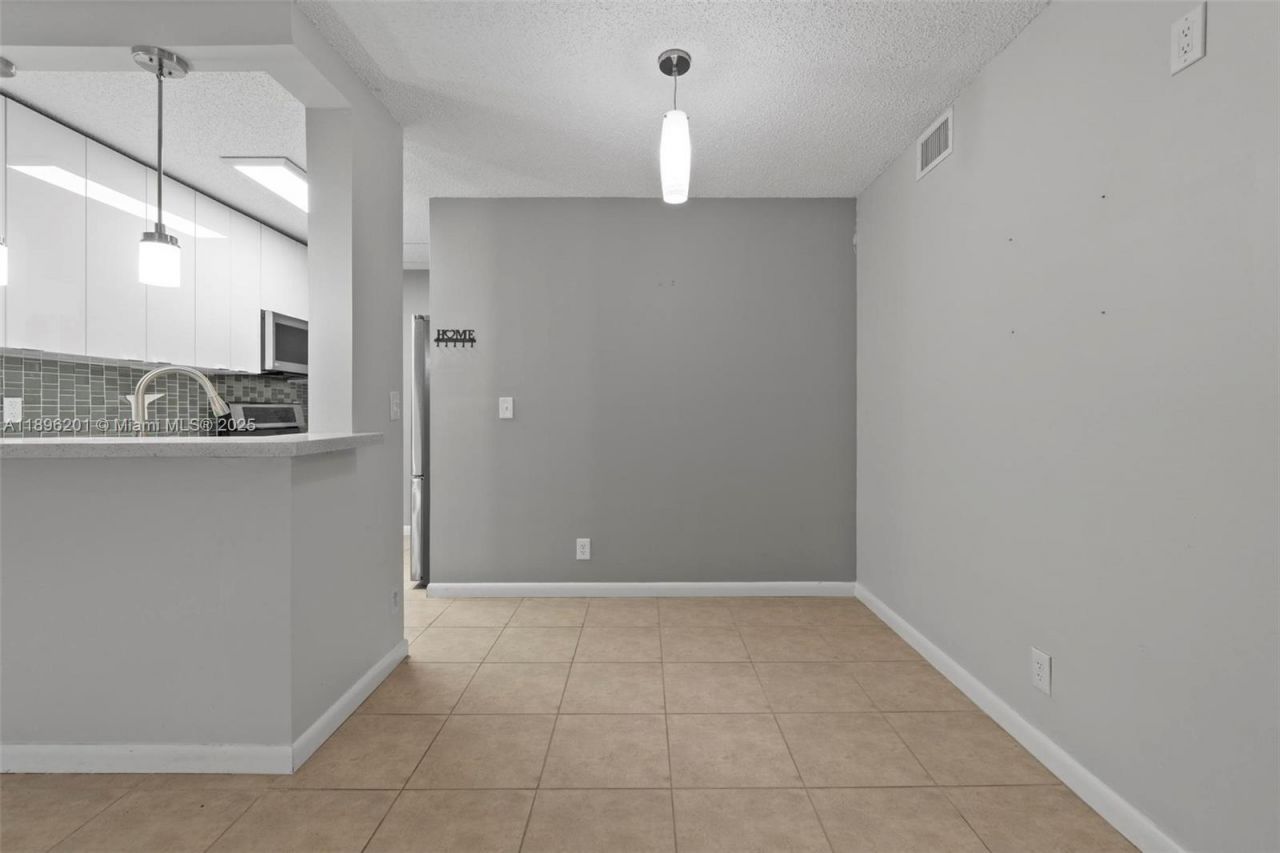 3586 N University Dr, Unit U-6, Coral Springs, FL 33065 Photo