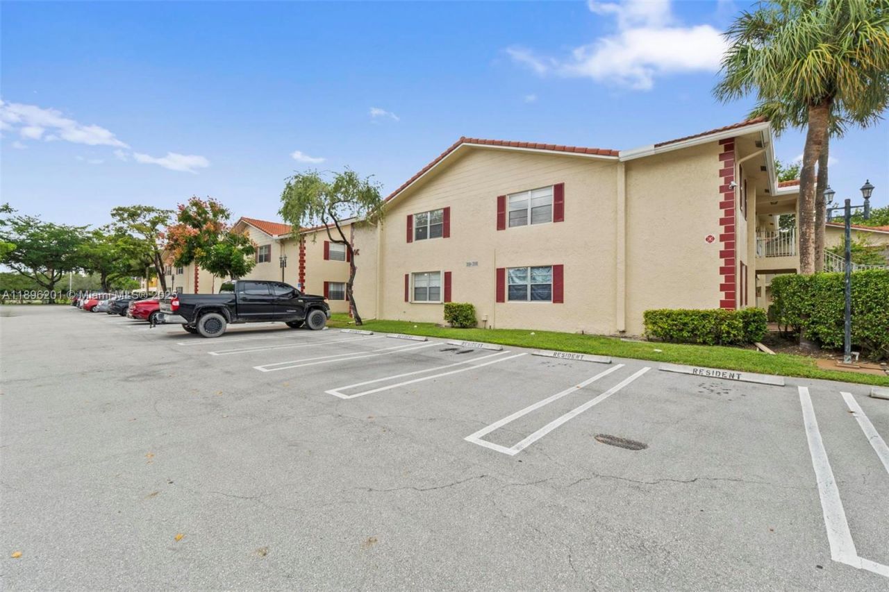 3586 N University Dr, Unit U-6, Coral Springs, FL 33065 Photo