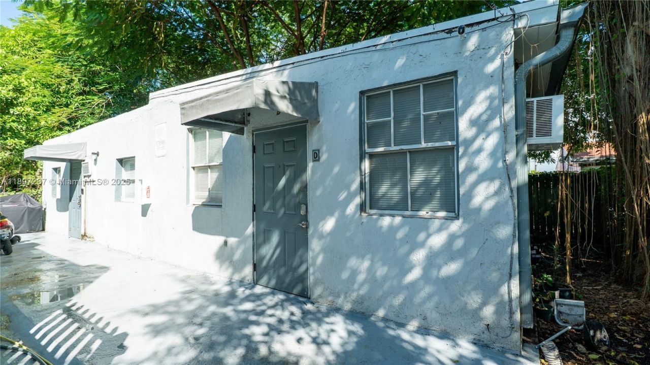 1177 NW 30th St, Miami, FL 33127 Photo