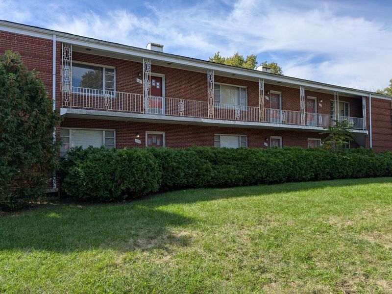 131 Broad Meadows Boulevard, Columbus, OH 43214 Photo 2