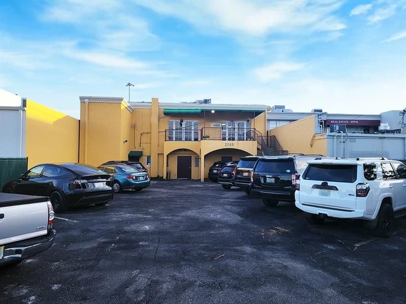 2745 E Oakland Park Blvd, Fort Lauderdale, FL 33306 Photo