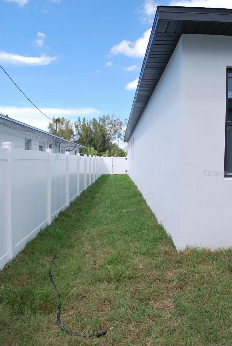 2644 42nd Avenue N, Saint Petersburg, FL 33714 Photo