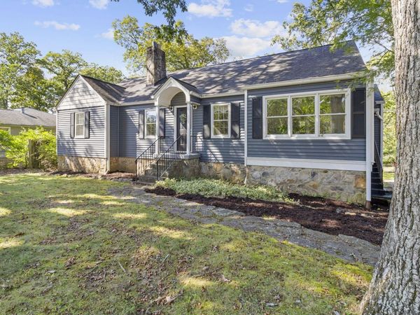 905 Ridgeway Avenue, Signal Mountain, TN 37377