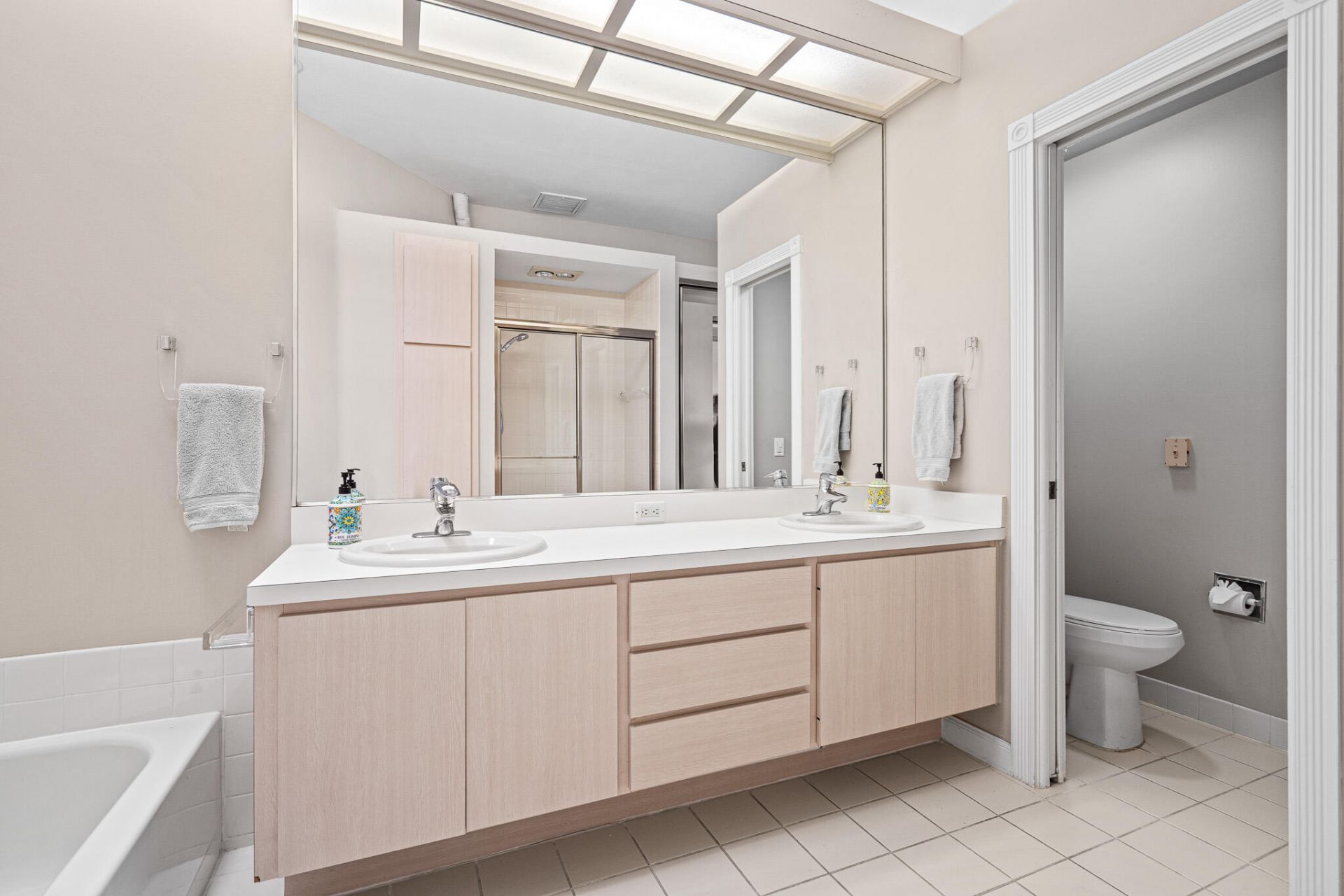 960 Bear Island Circle, West Palm Beach, FL 33409 Photo