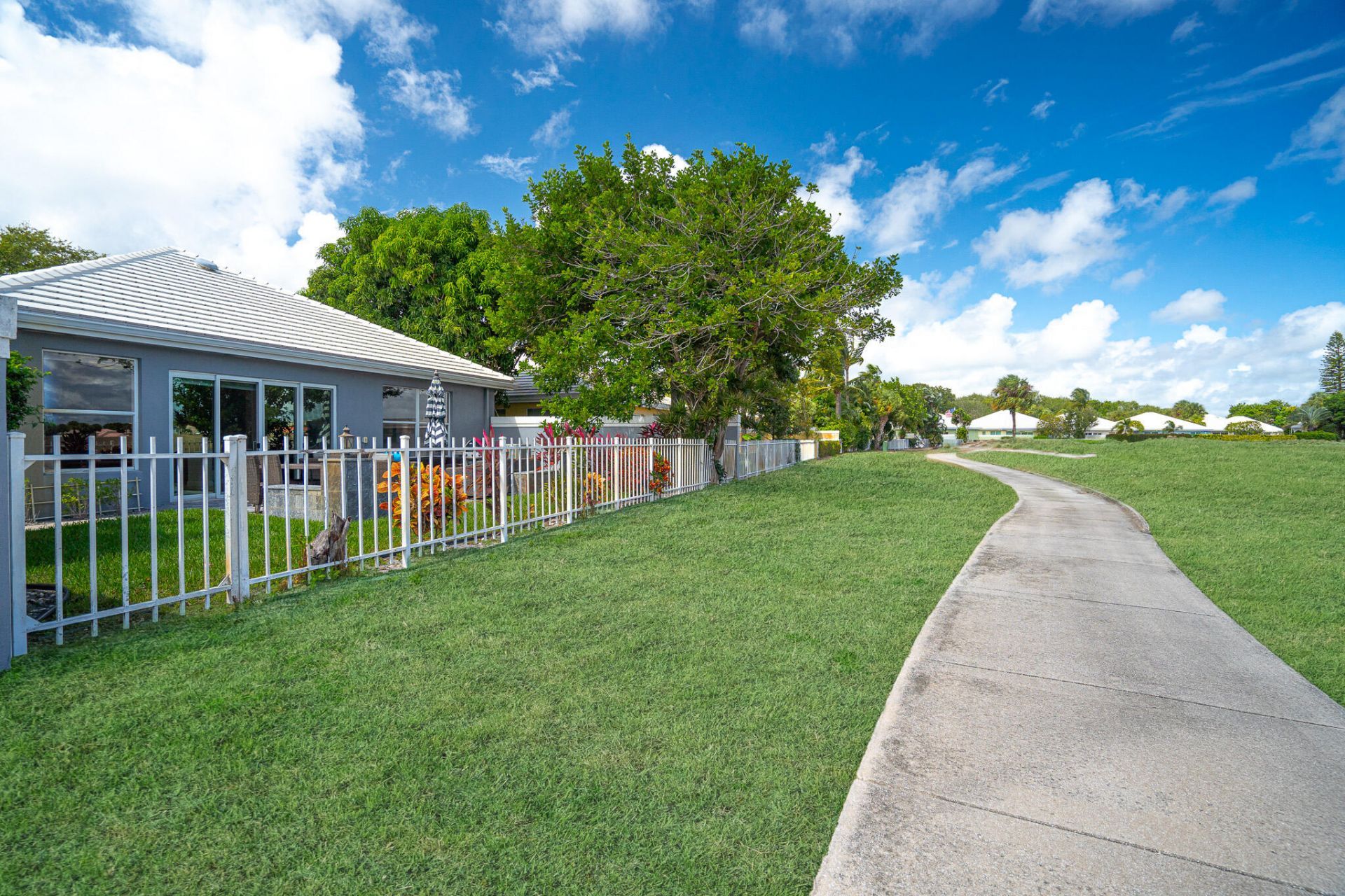 960 Bear Island Circle, West Palm Beach, FL 33409 Photo