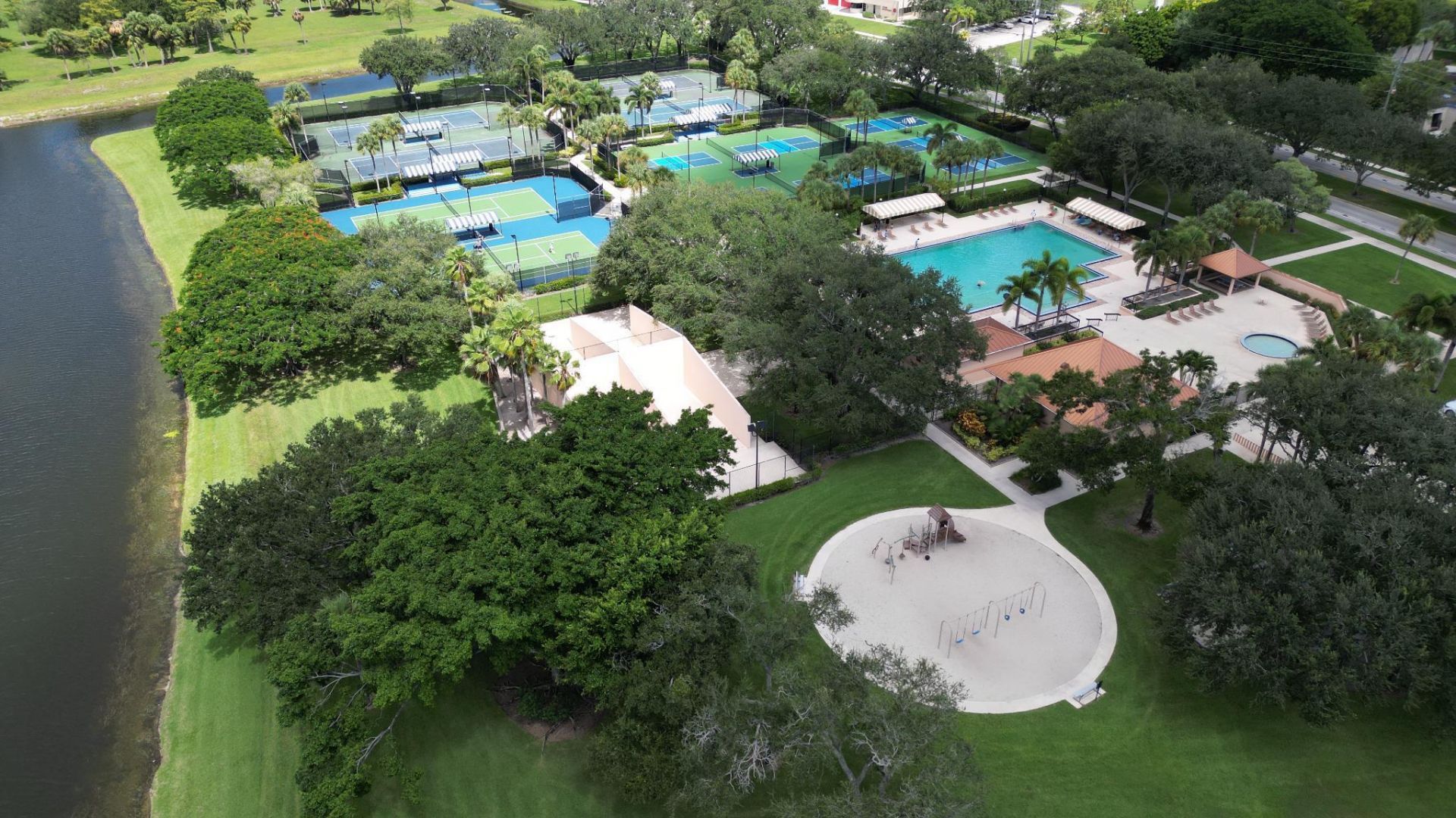 960 Bear Island Circle, West Palm Beach, FL 33409 Photo