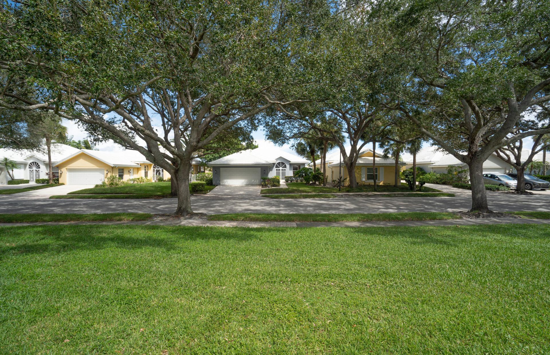 960 Bear Island Circle, West Palm Beach, FL 33409 Photo