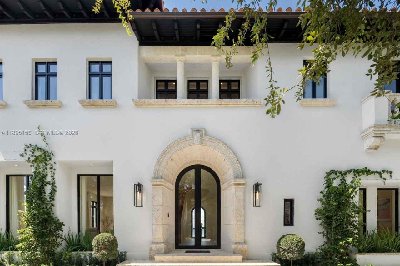 5300 N Bay Rd, Miami Beach, FL 33140 Photo