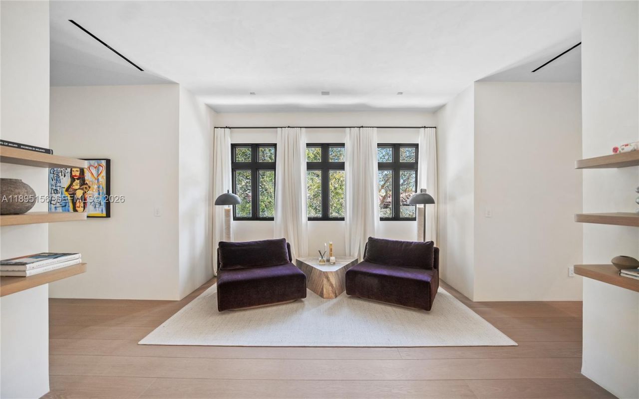 5300 N Bay Rd, Miami Beach, FL 33140 Photo