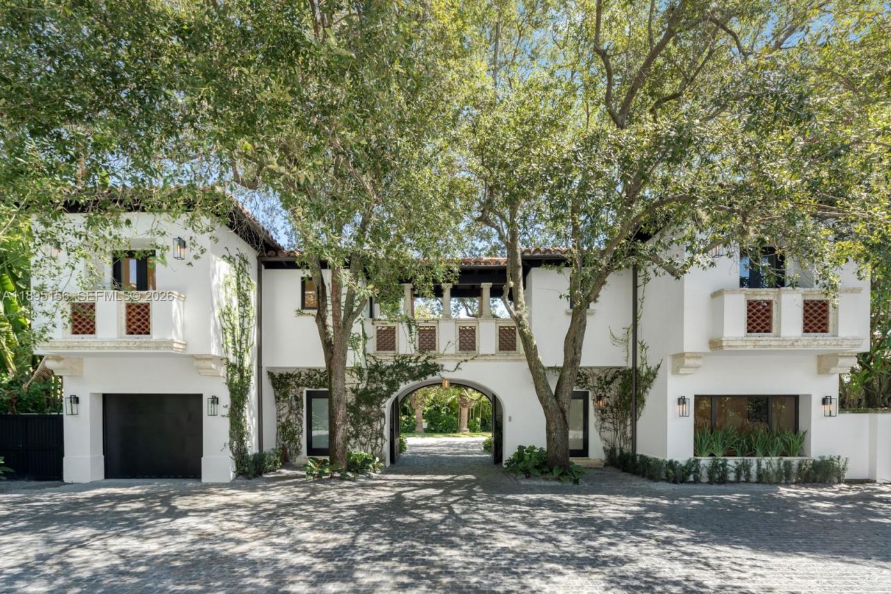 5300 N Bay Rd, Miami Beach, FL 33140 Photo