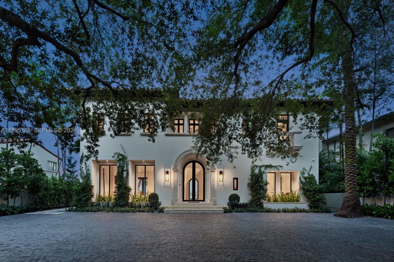 5300 N Bay Rd, Miami Beach, FL 33140 Photo