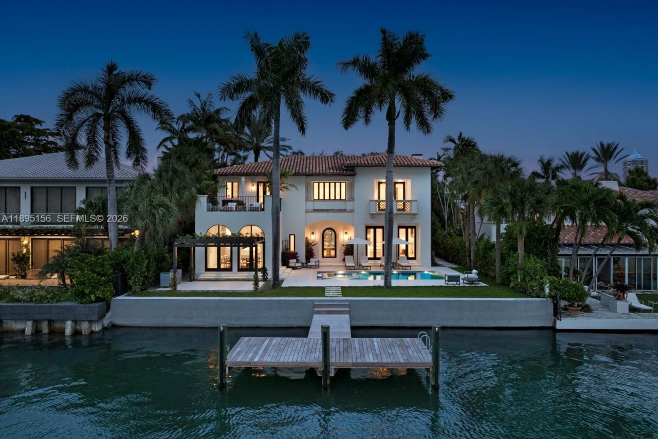 5300 N Bay Rd, Miami Beach, FL 33140 Photo