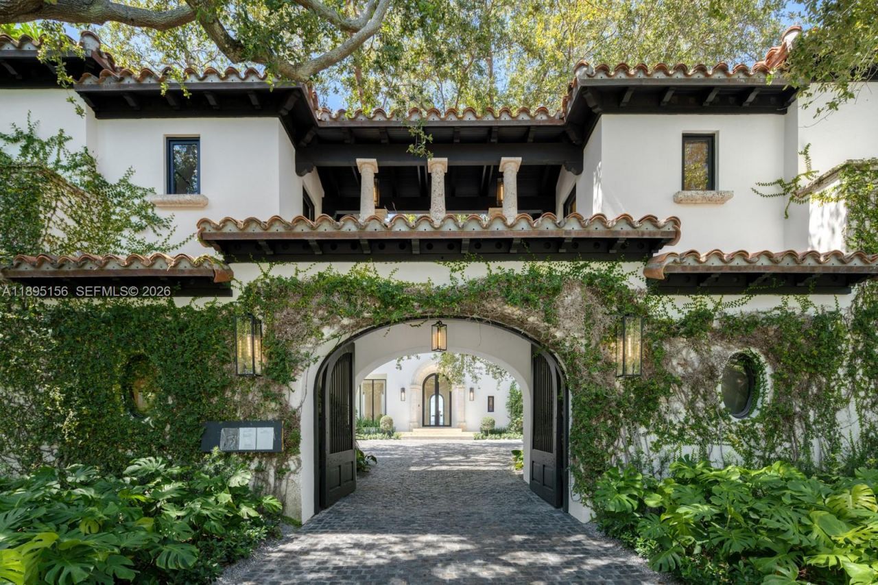 5300 N Bay Rd, Miami Beach, FL 33140 Photo