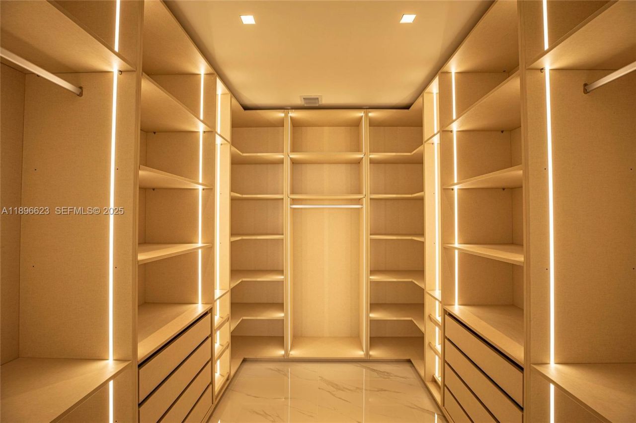 700 NE 24th St, Unit 4401, Miami, FL 33137 Photo