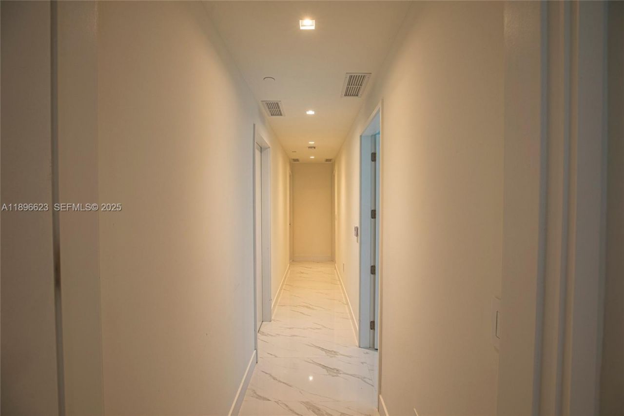 700 NE 24th St, Unit 4401, Miami, FL 33137 Photo