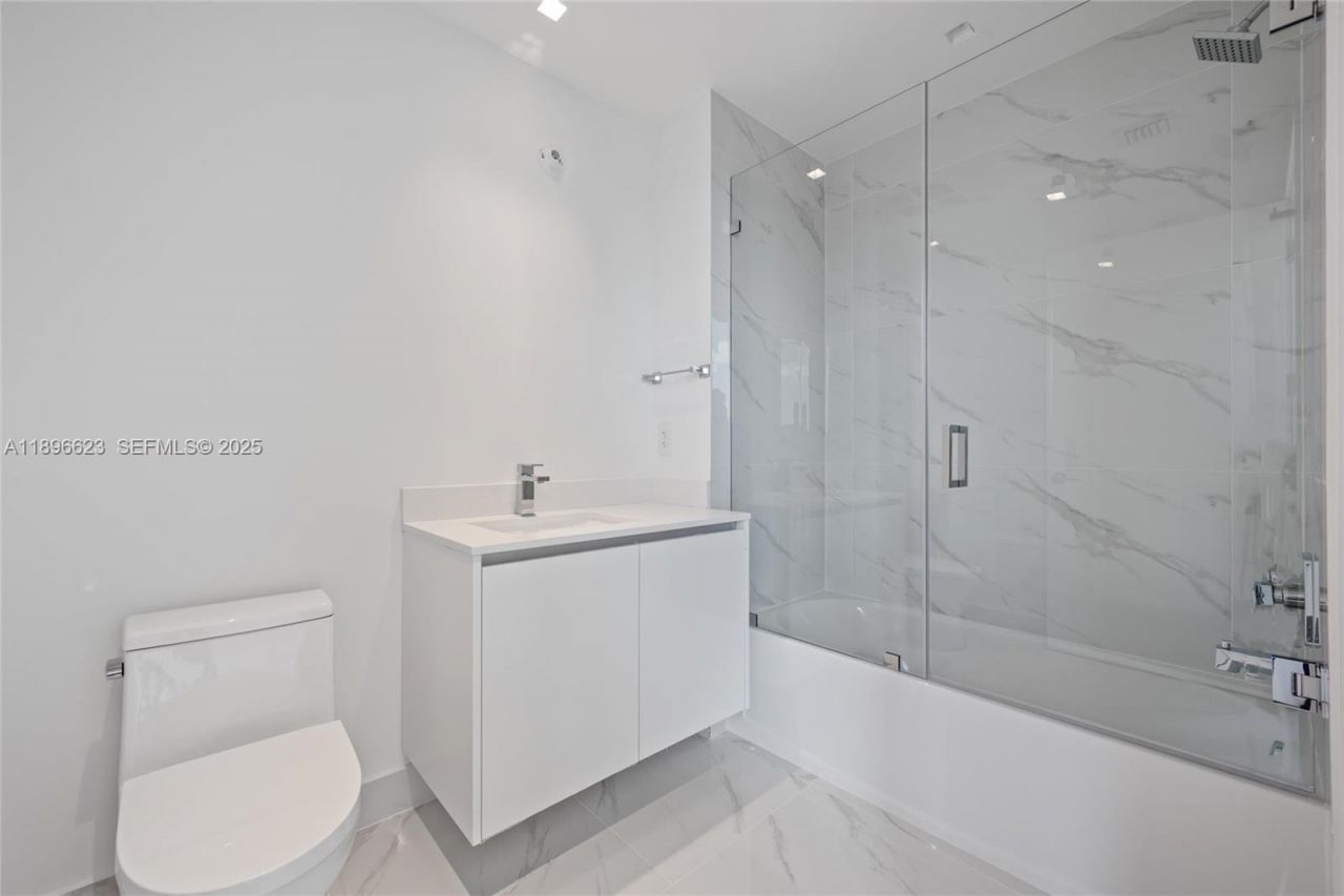 700 NE 24th St, Unit 4401, Miami, FL 33137 Photo