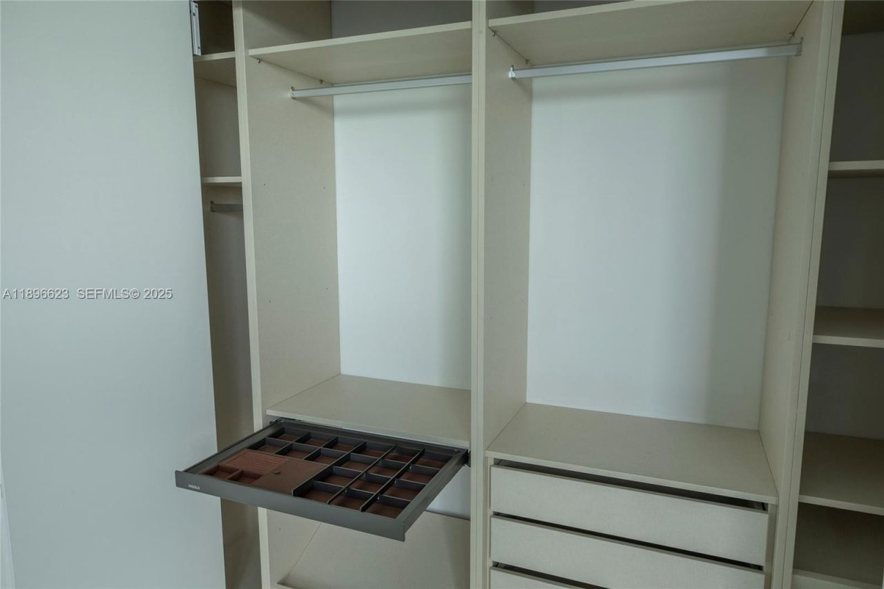 700 NE 24th St, Unit 4401, Miami, FL 33137 Photo