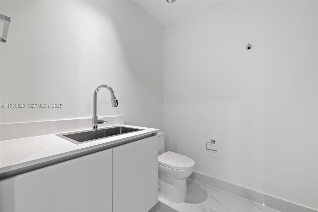 700 NE 24th St, Unit 4401, Miami, FL 33137 Photo