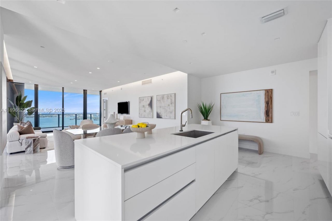 700 NE 24th St, Unit 4401, Miami, FL 33137 Photo