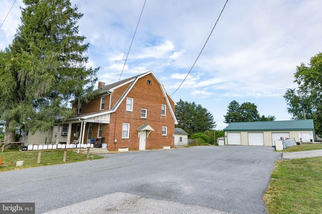 8 Kraft Lane, Thomasville, PA 17364 Main Photo