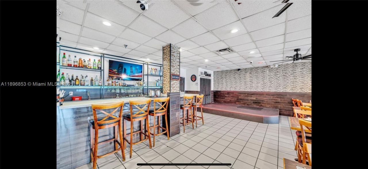 17020 Collins Ave, Sunny Isles Beach, FL 33160 Photo