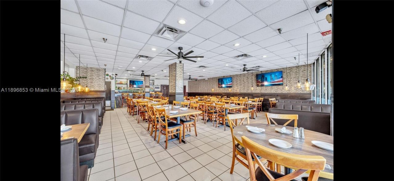 17020 Collins Ave, Sunny Isles Beach, FL 33160 Photo