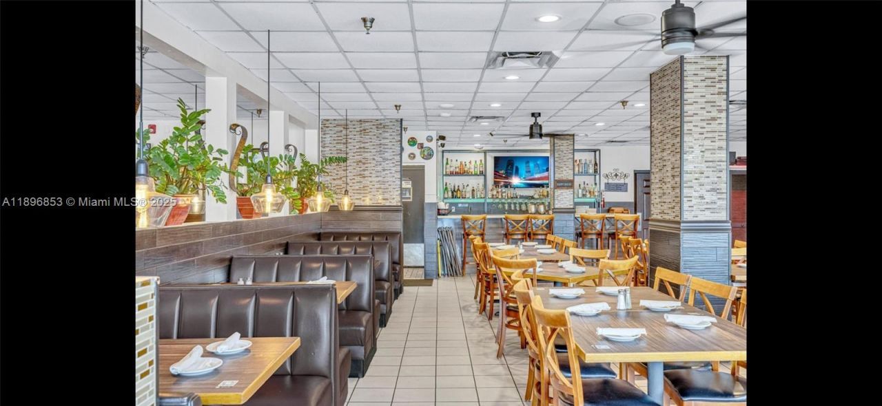 17020 Collins Ave, Sunny Isles Beach, FL 33160 Photo