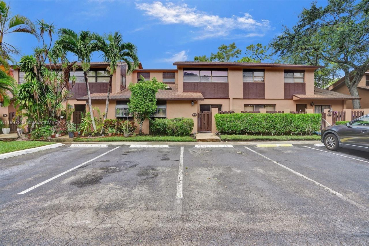 7780 NW 79th Ave, Unit F6, Tamarac, FL 33321 Photo